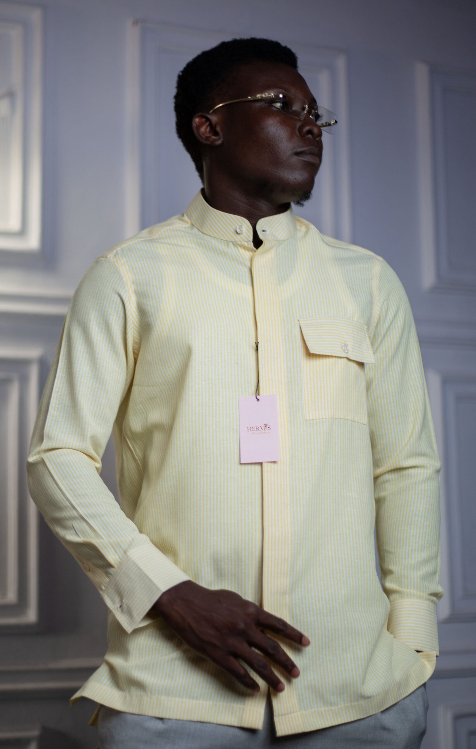 Chemise comme col officier à rayures jaune pastel