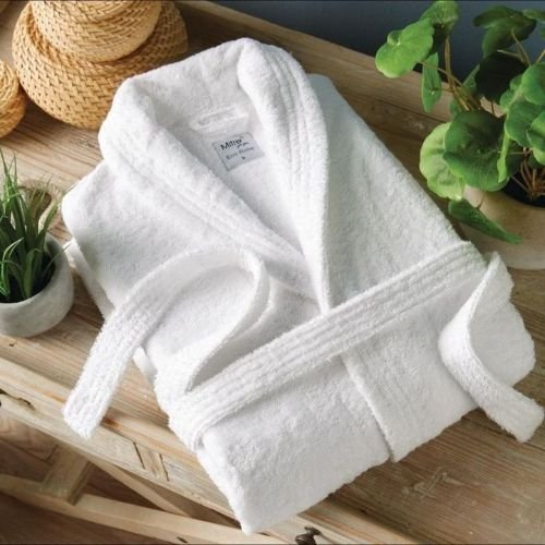 Peignoir de bain confort blanc éclatant.