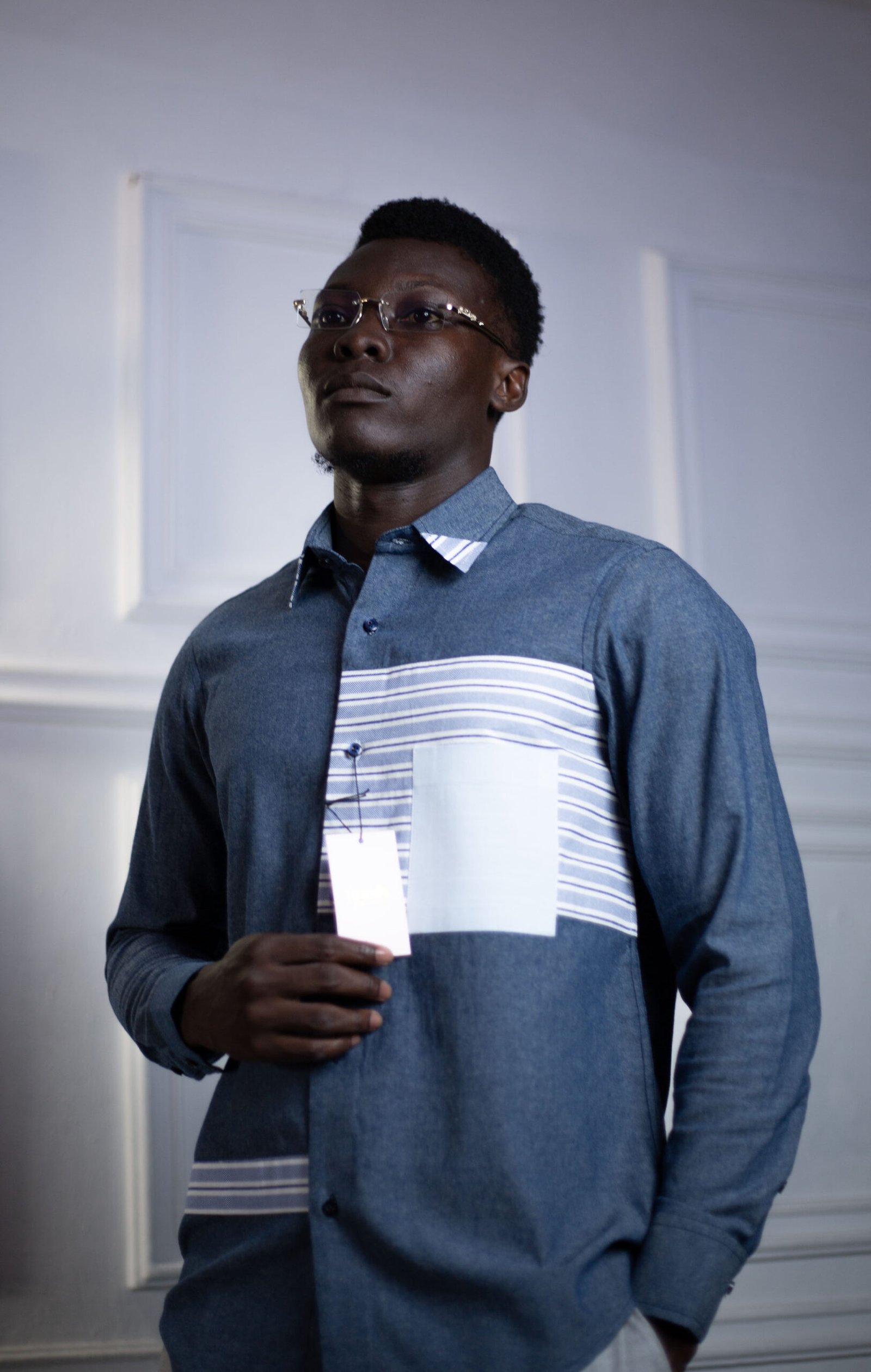 Chemise denim homme à empiècements rayures & poche nude