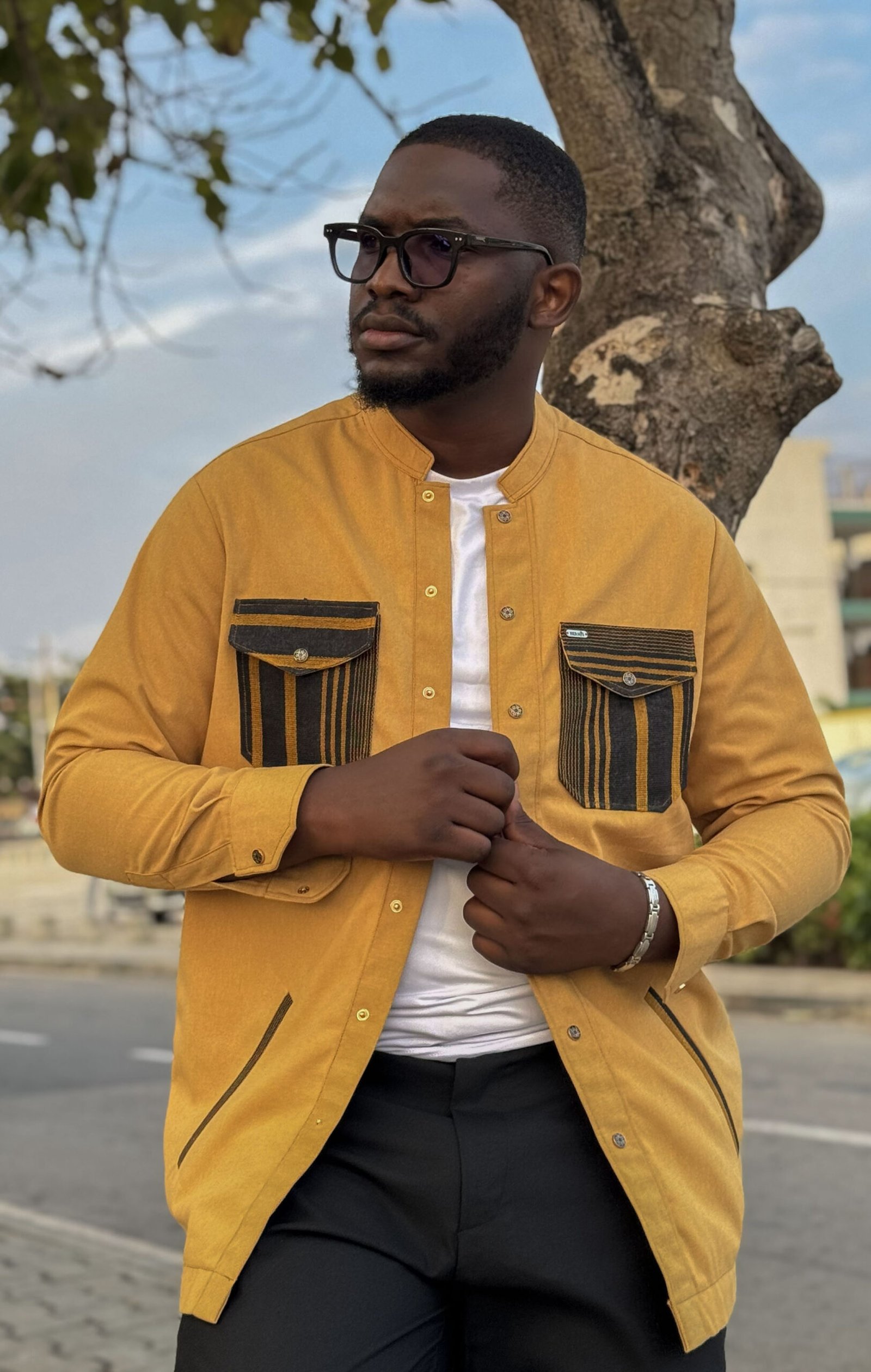 Veste surchemise jaune moutarde & détails tissés rayés